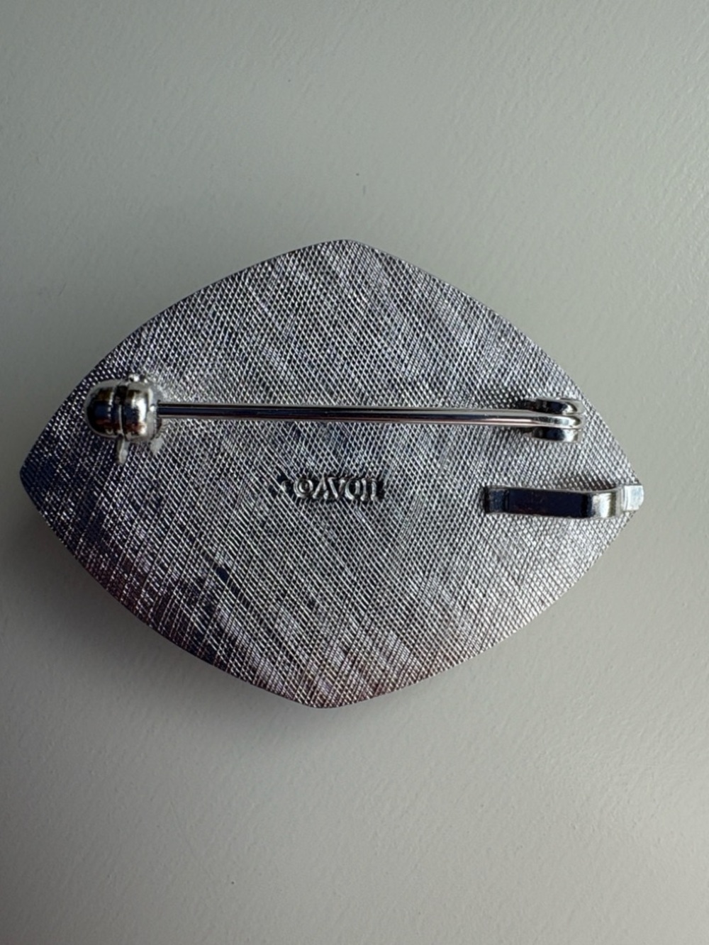 Set of 3 Vintage Avon Brooches - Picture 5 of 11